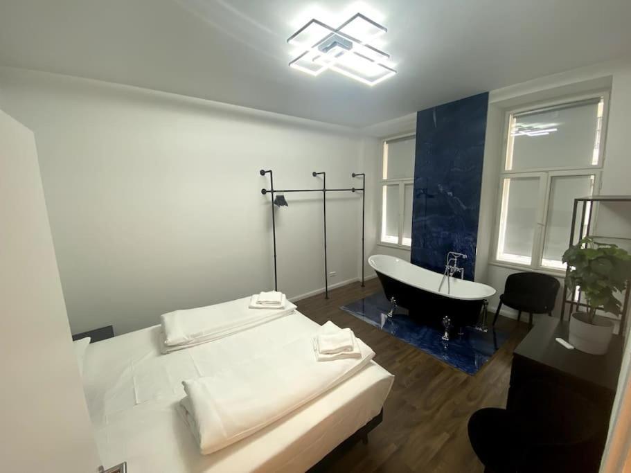 Luxurious Apartment In The Centre Of Вена Экстерьер фото