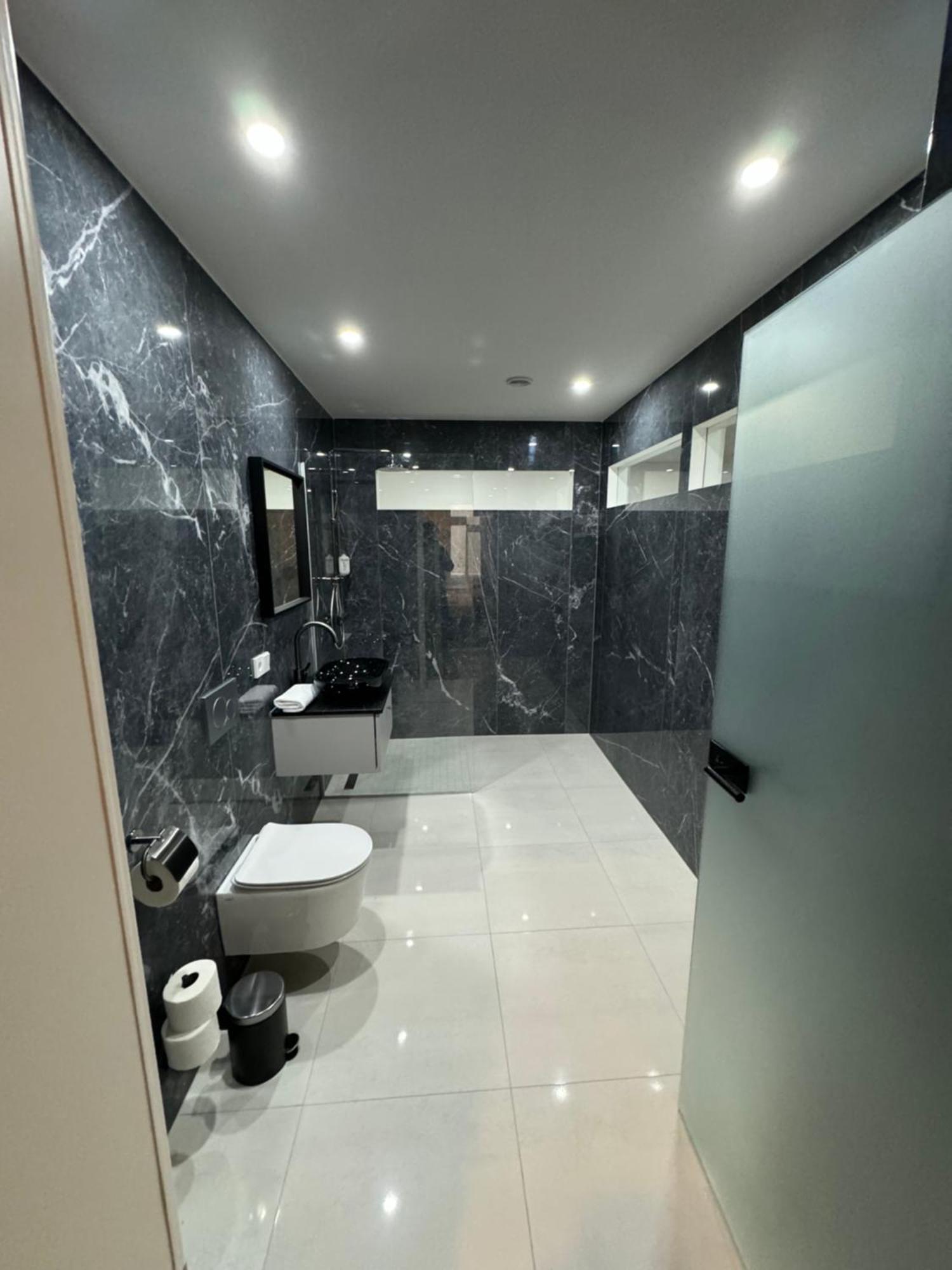 Luxurious Apartment In The Centre Of Вена Экстерьер фото