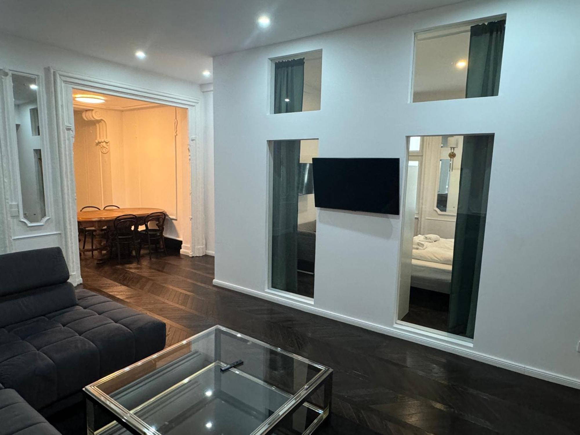 Luxurious Apartment In The Centre Of Вена Экстерьер фото